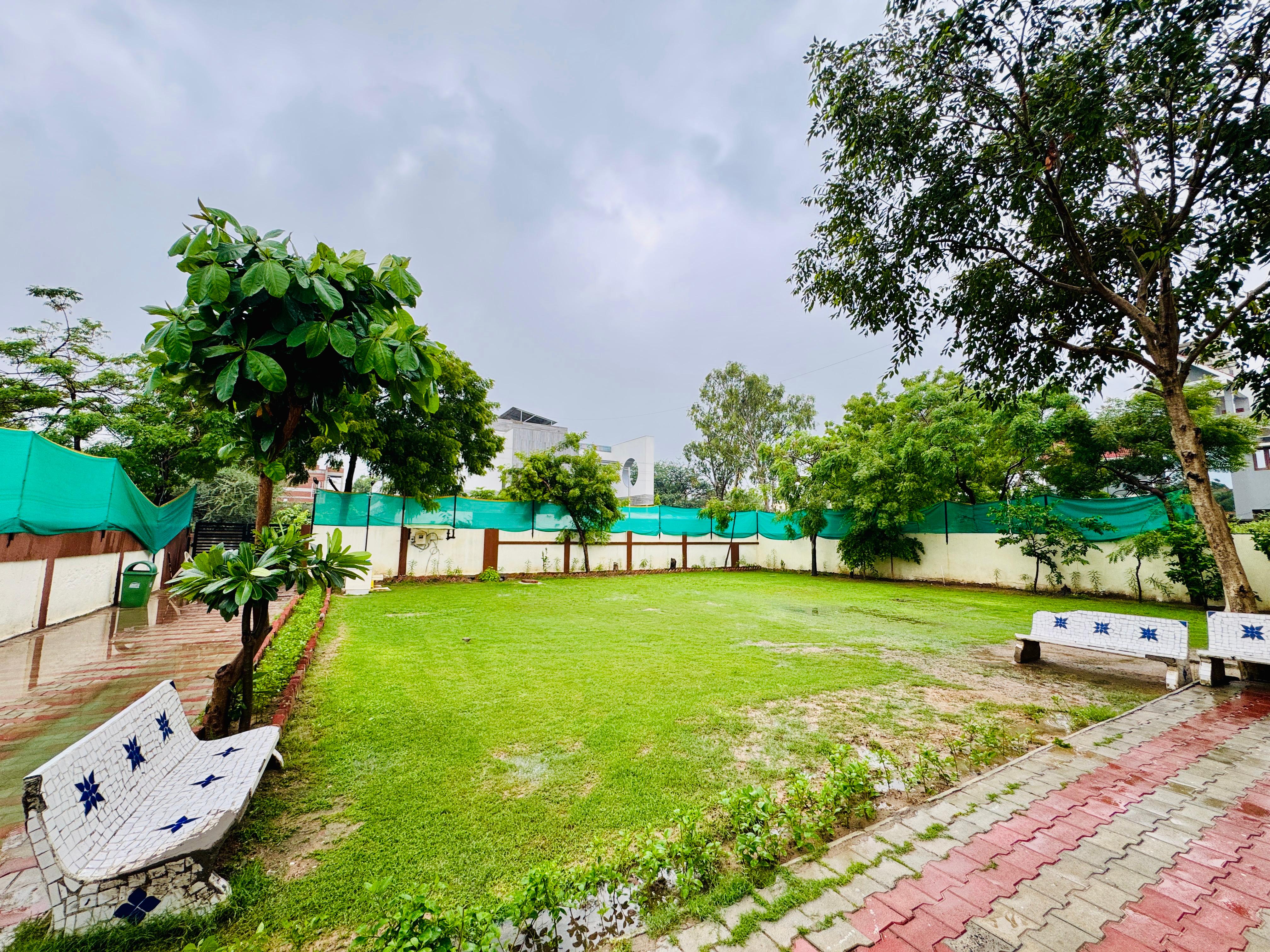 Hostel Garden